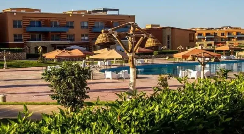 قرية بلومار العين السخنة