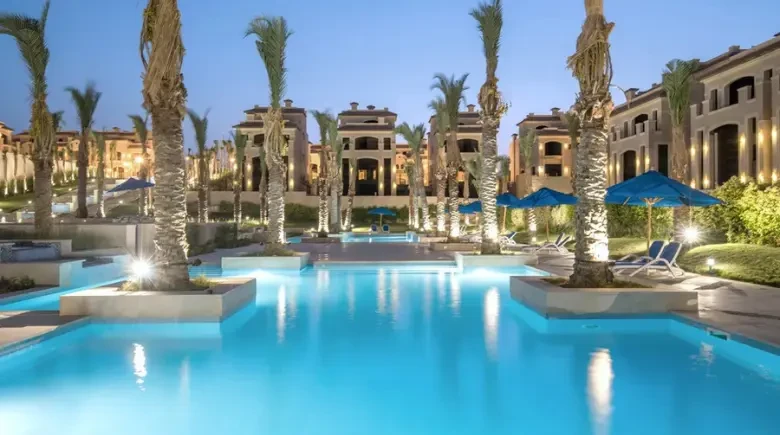 كمبوند الباتيو 5 ايست الشروق