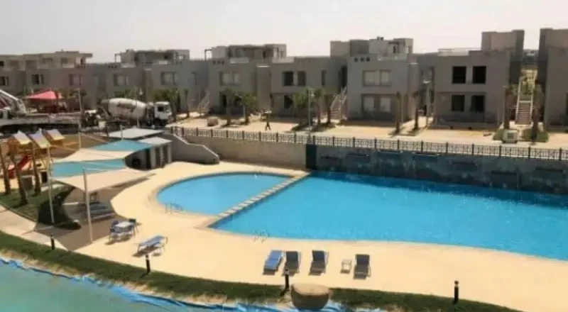 قرية عين باي العين السخنة
