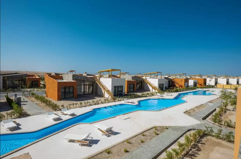 Compound Bay West