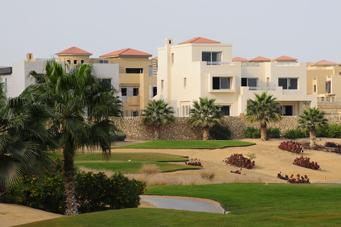 Compound Palm Hills Golf Views