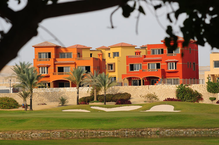 Compound Palm Hills Golf Views