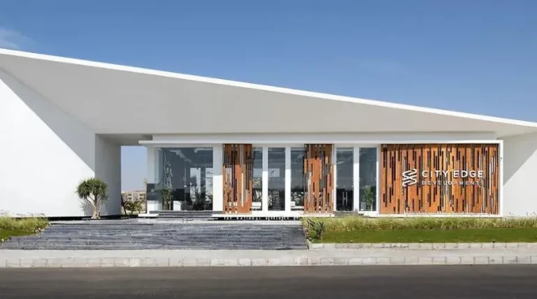 Commercial Unit with 308 sqm in New Garden City